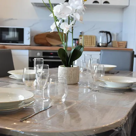 Refuge Du Château Avec Terrace * Manom