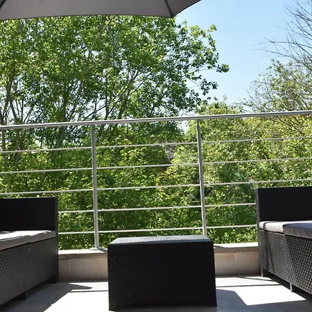 Refuge Du Chateau Avec Terrace