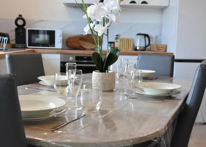 Refuge Du Chateau Avec Terrace * Manom