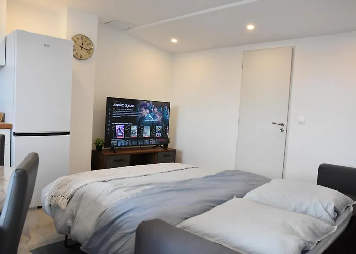 Refuge Du Chateau Avec Terrace * Manom